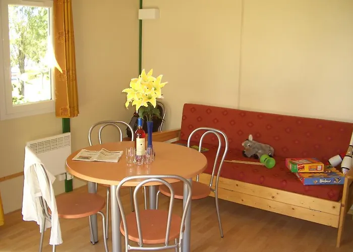 假日公园 Beau-rivage Du Lac De Pareloup *